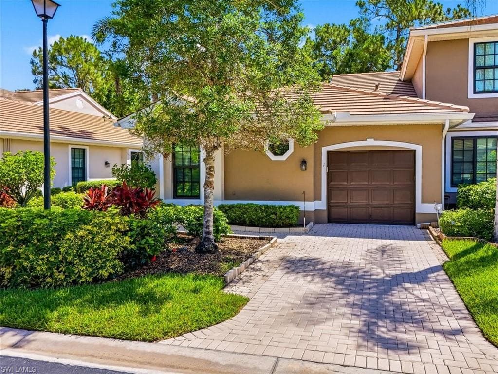 7550 Meadow Lakes Dr #4701, Naples