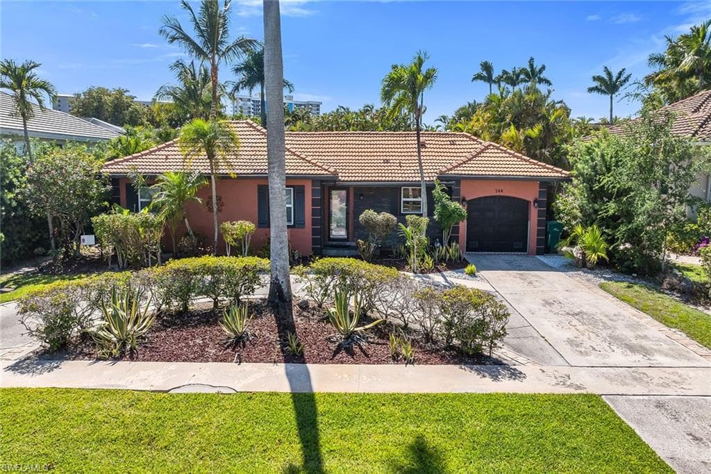 146 Greenbrier St, Marco Island, photo 2