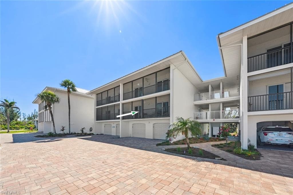 1340 Middle Gulf Dr #8a, Sanibel