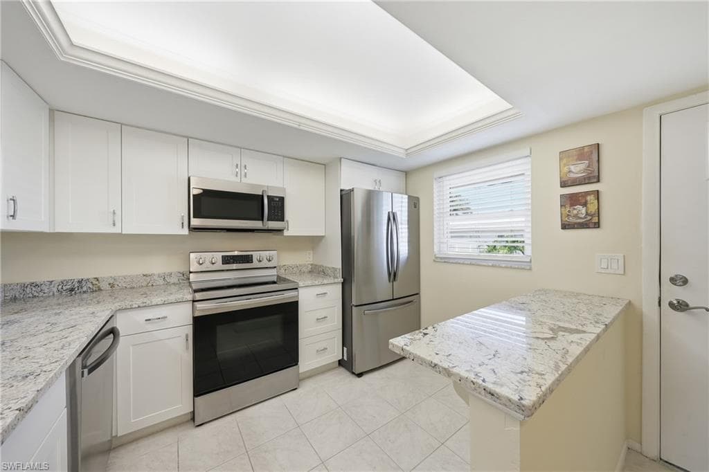 3150 Binnacle Dr #318, Naples, photo 2