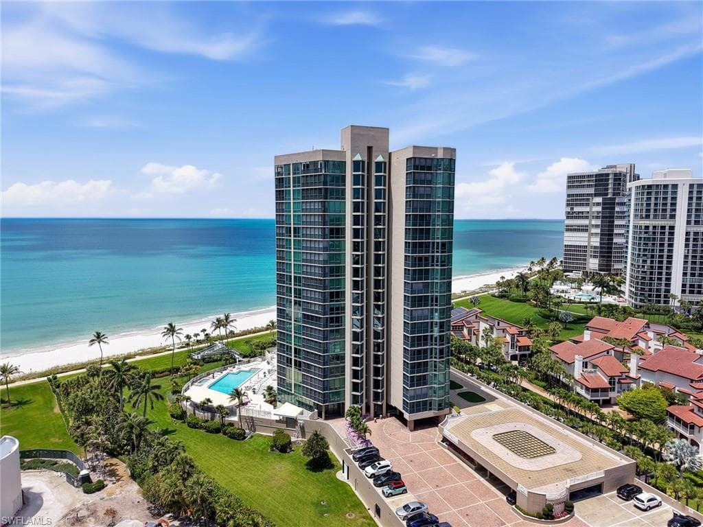 4651 Gulf Shore Blvd #205, Naples