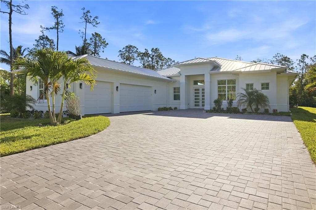 24265 Cock Robin Ln, Bonita Springs, photo 2