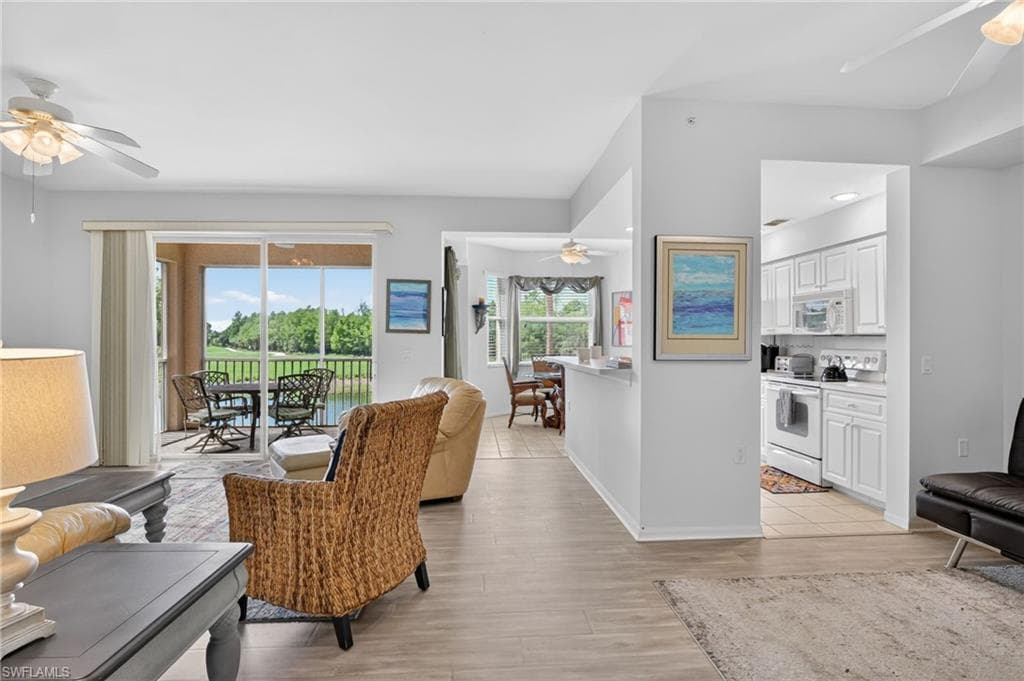 3830 Sawgrass Way #2922, Naples, photo 2