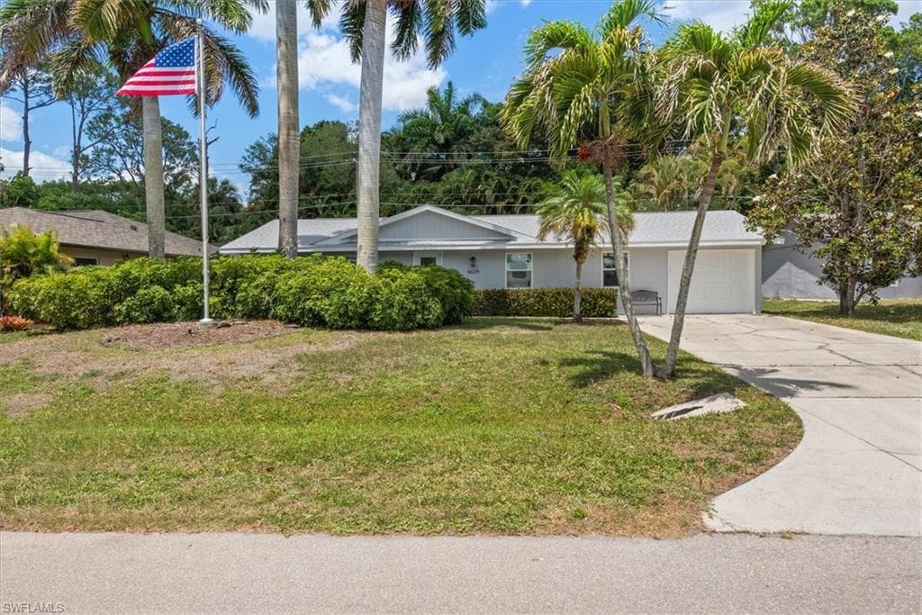 4639 Robin Ave, Naples