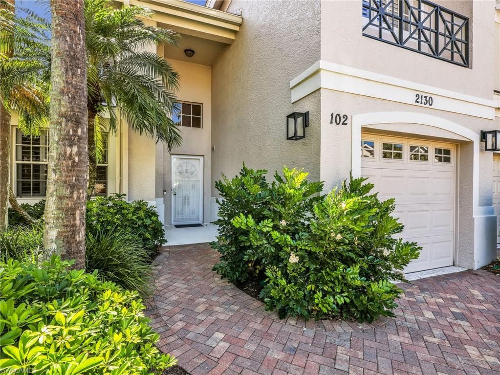 2130 Aberdeen Ln #9-102, Naples, photo 3