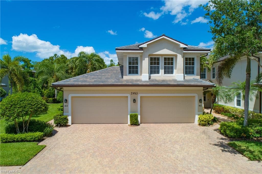 7845 Hawthorne Dr #903, Naples