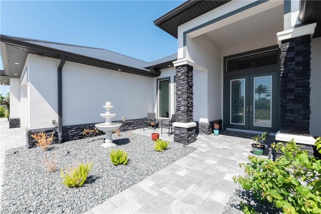 1715 42nd Pl, Cape Coral, photo 3