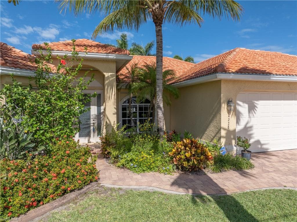 4228 23rd Pl, Cape Coral, photo 2