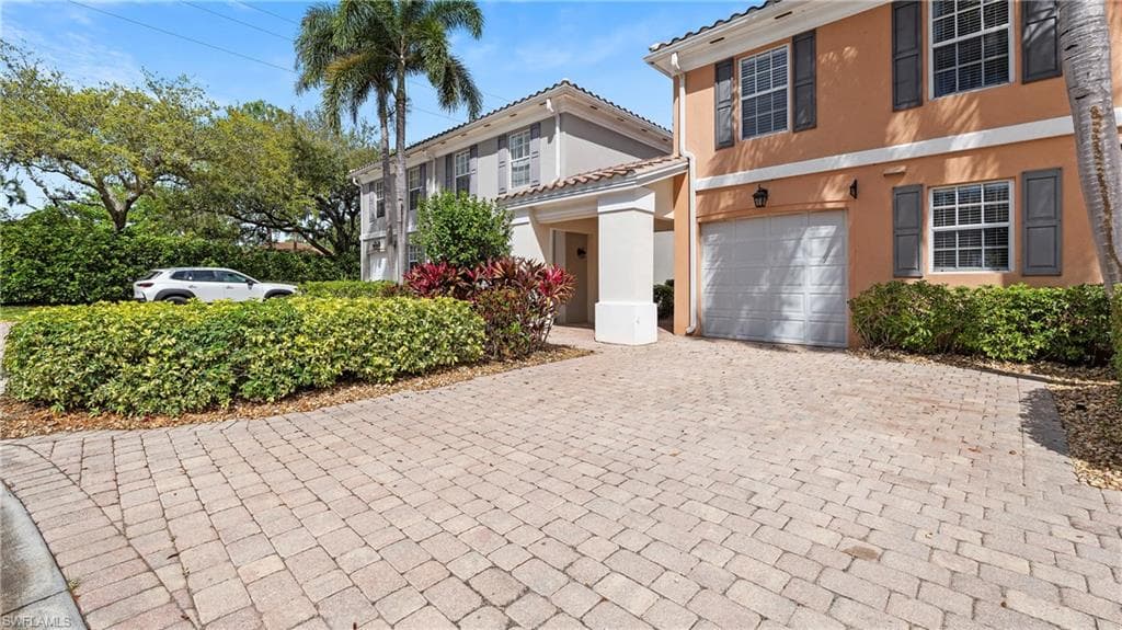 5766 Cove Cir #24, Naples