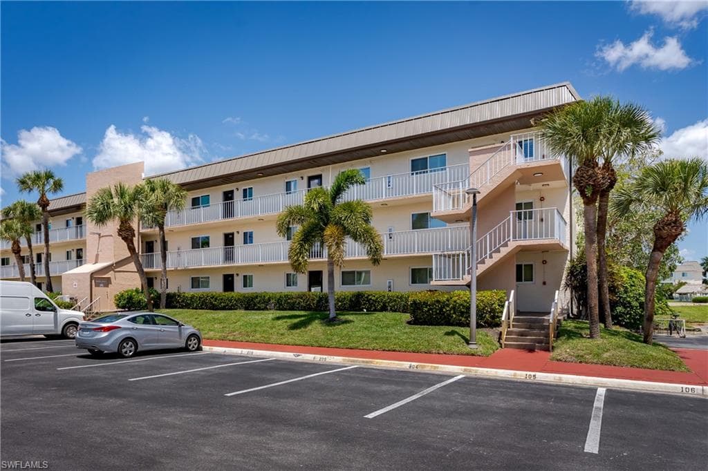 1008 Manatee Rd #g106, Naples, photo 2