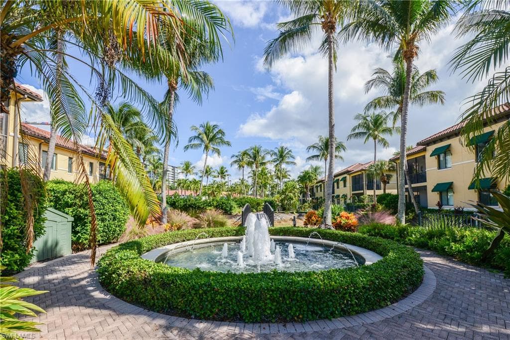 1045 Sandpiper St #g203, Naples