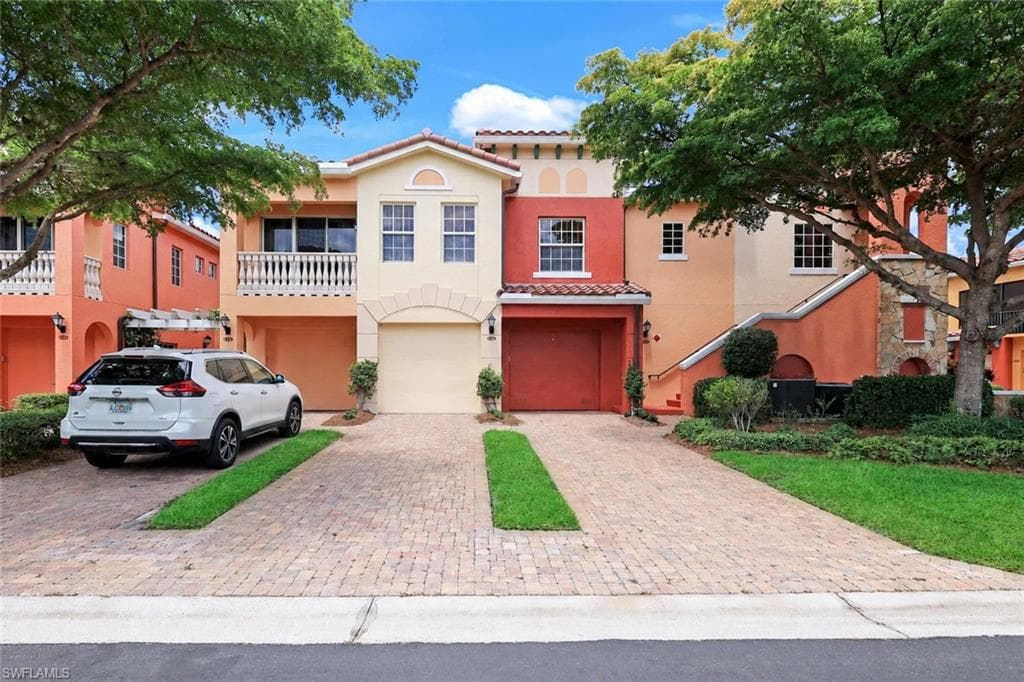 8721 Piazza Del Lago Cir #205, Estero