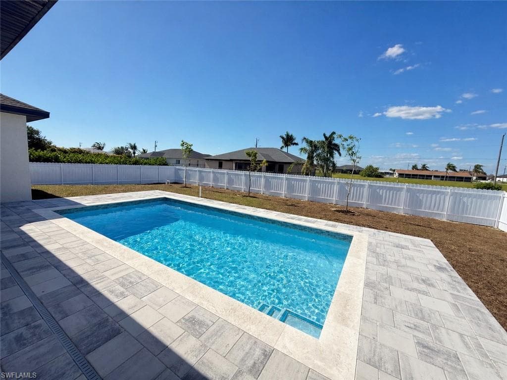 2511 7th St, Cape Coral, photo 2