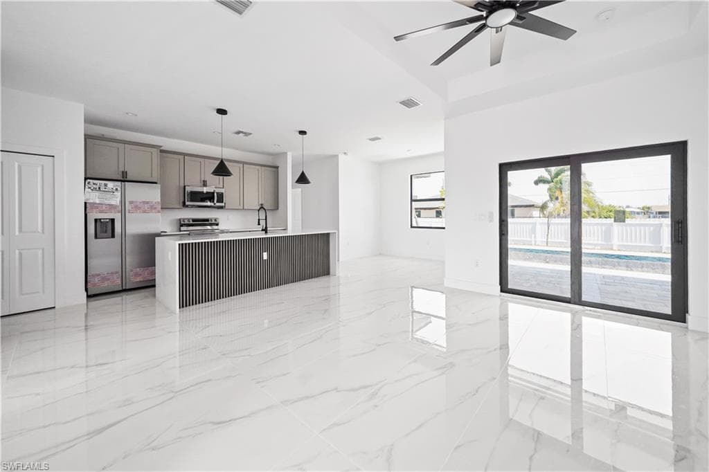2511 7th St, Cape Coral, photo 3