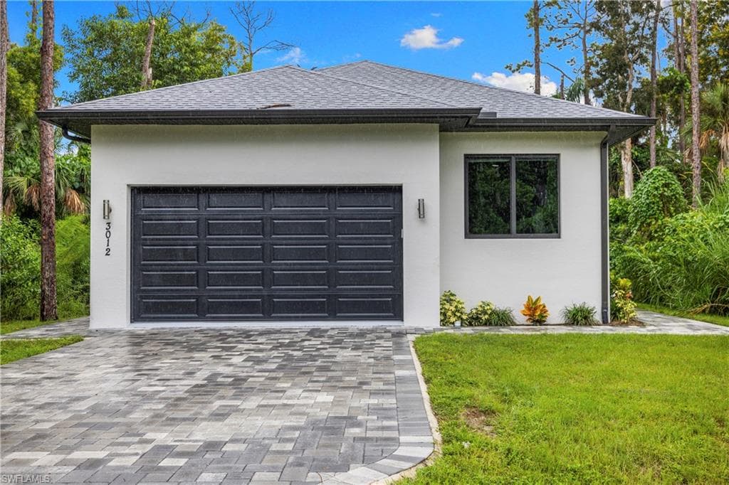 3012 Pine Tree Dr, Naples, photo 3