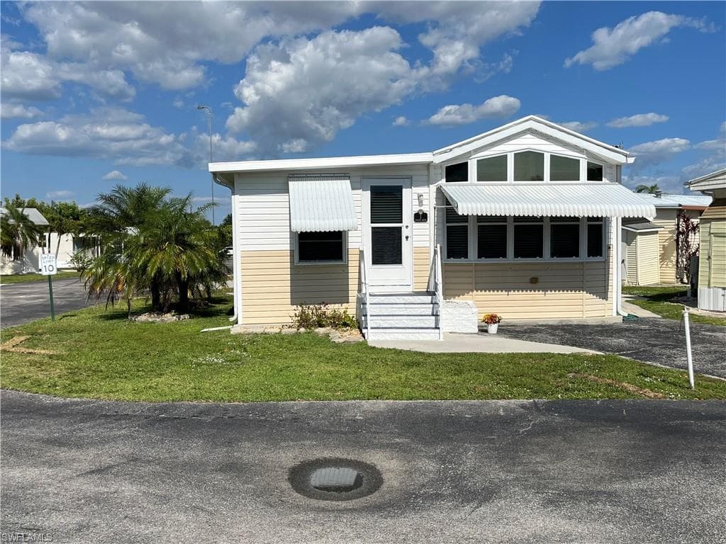 1 Zircon Dr #1z, Naples