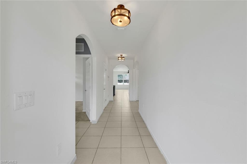 8117 Sandpiper Rd, Fort Myers, photo 2