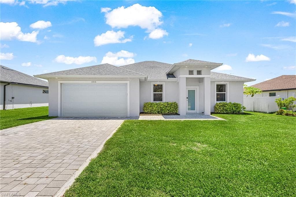 1015 15th Pl, Cape Coral