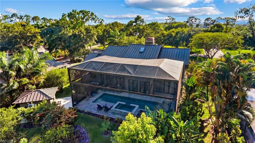 5700 Waxmyrtle Way, Naples