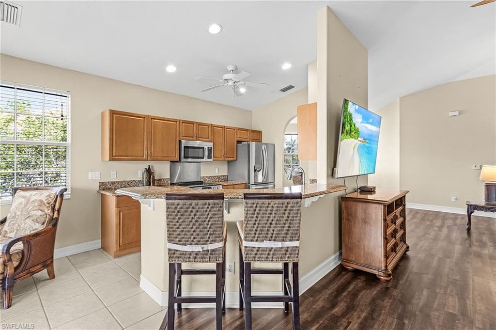 5626 Cape Harbour Dr #202, Cape Coral, photo 3