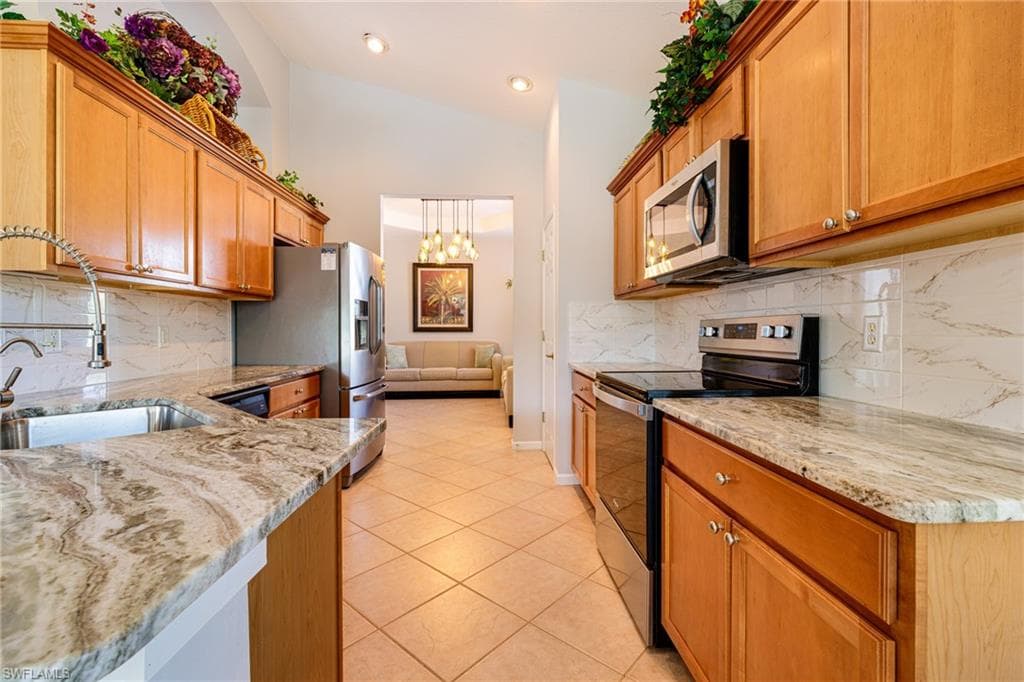 19081 Ridgepoint Dr #201, Estero, photo 2