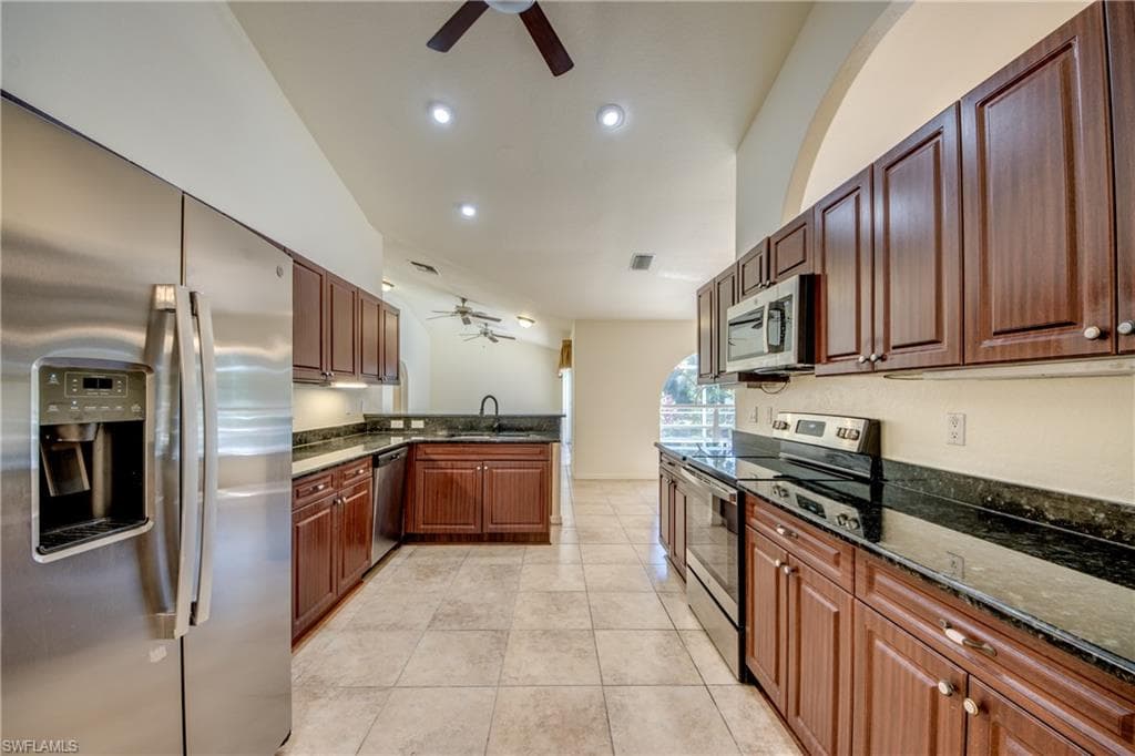 4341 25th Ct, Cape Coral, photo 2