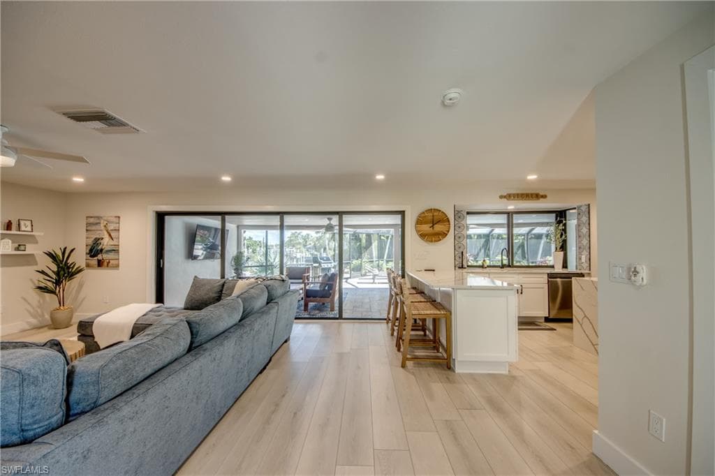 1022 Lindgren Blvd, Sanibel, photo 3