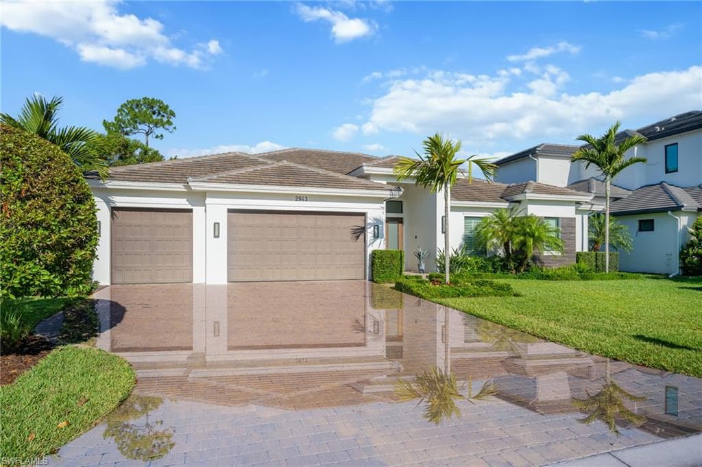 2943 Coco Lakes Dr, Naples, photo 2