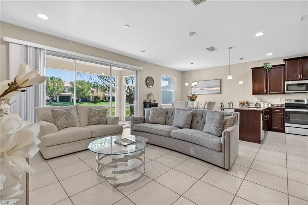 10818 Alvara Point Dr, Bonita Springs, photo 2