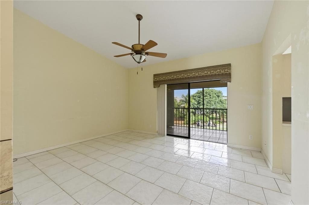 7380 Saint Ives Way #1305, Naples, photo 2