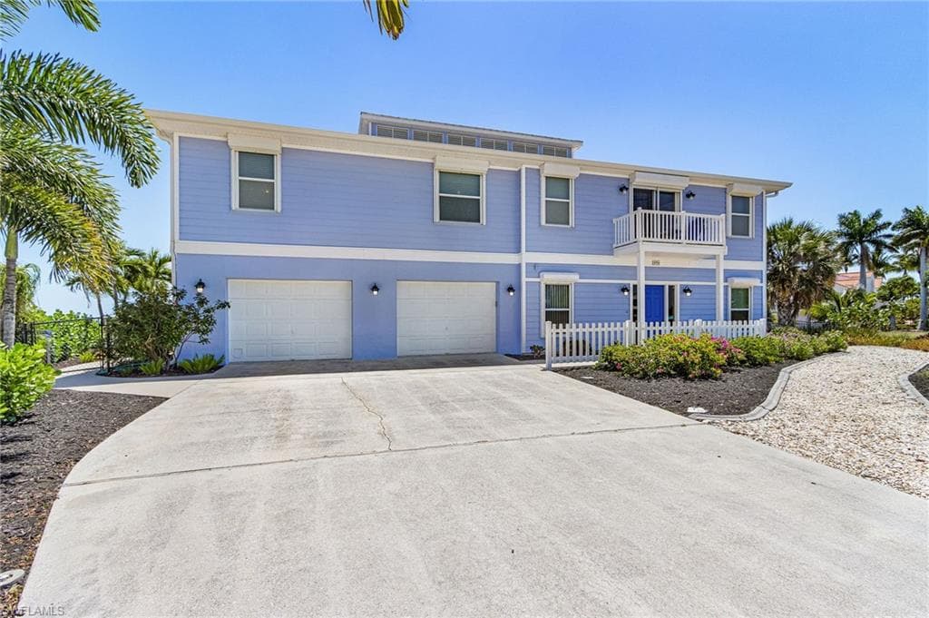 2096 Macadamia St, St. James City, photo 2