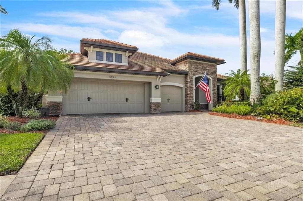 16044 Herons View Dr, Alva, photo 2