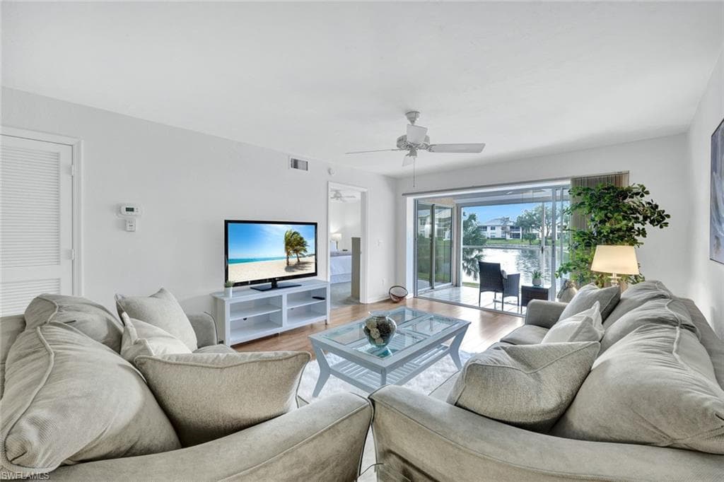 774 Wiggins Lake Dr #101, Naples