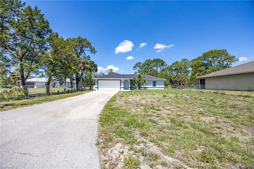 841 8th St, Naples, photo 2