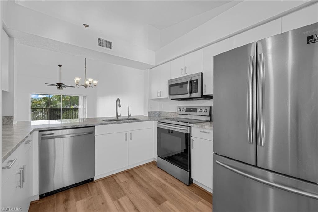 3250 Cypress Glen Way #423, Naples, photo 3