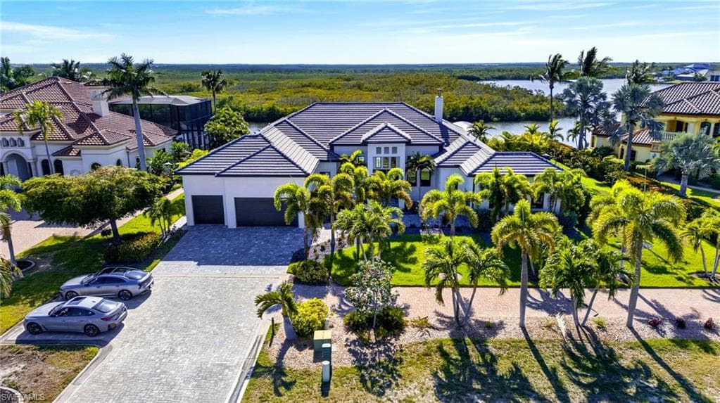 872 Cape Estates Cir, Cape Coral