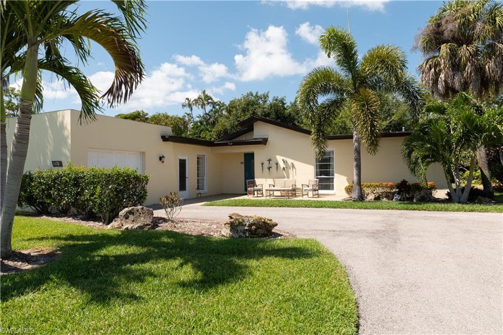 3810 Estero Bay Ln #f6, Naples