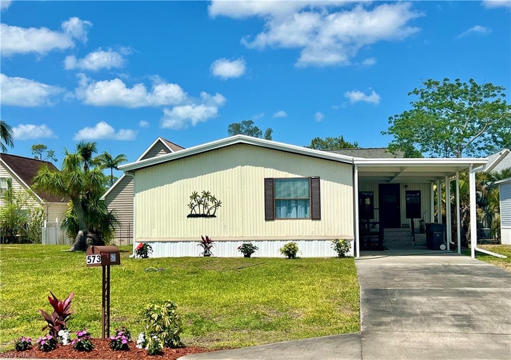573 Cape Florida Ln, Naples, photo 2