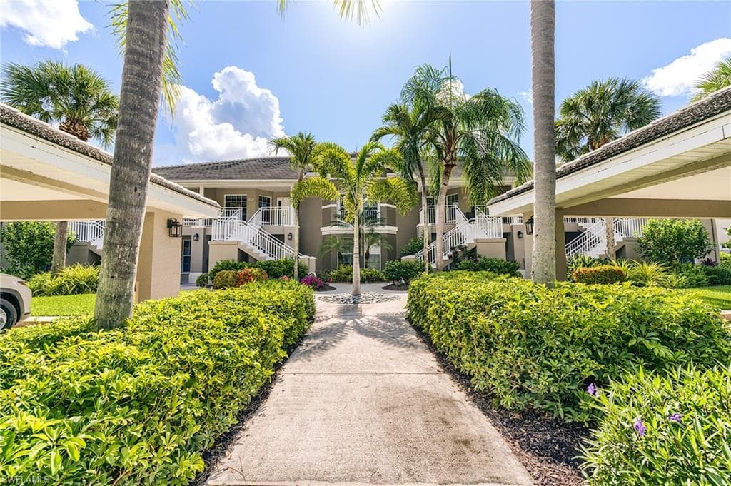 1940 Willow Bend Cir #202, Naples