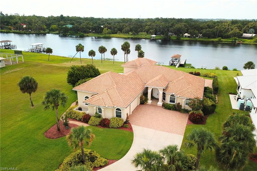 2504 Caloosa Shores Dr, Labelle