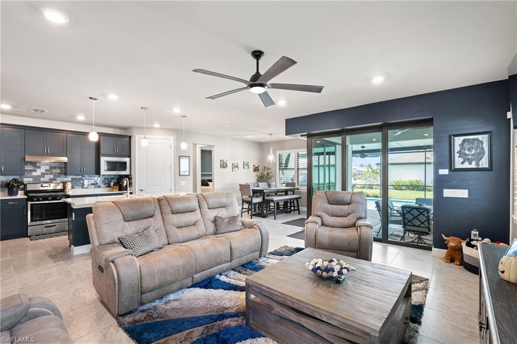 20092 Hartford Blvd, Estero, photo 3