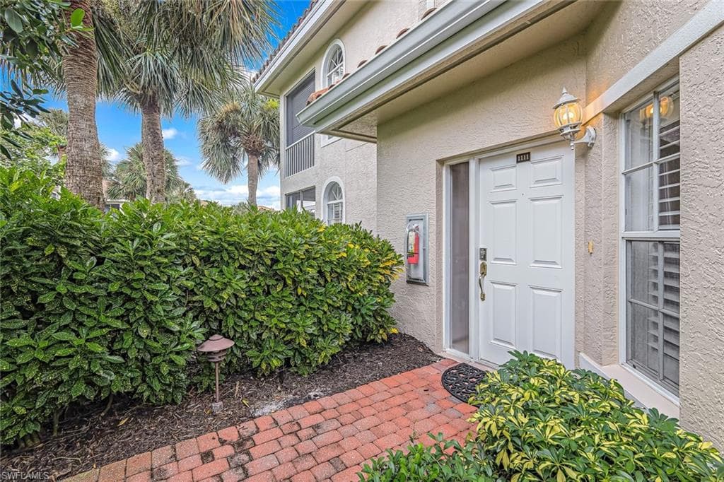 8471 Abbington Cir #1111, Naples, photo 2