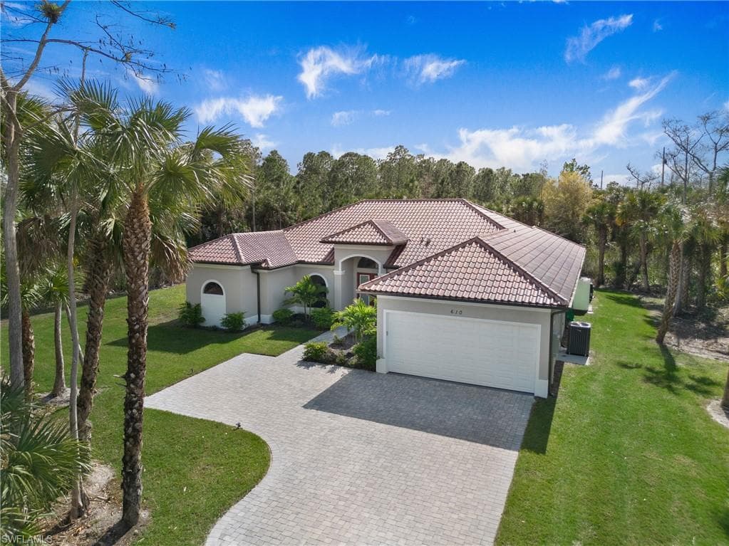 610 25th Ave, Naples