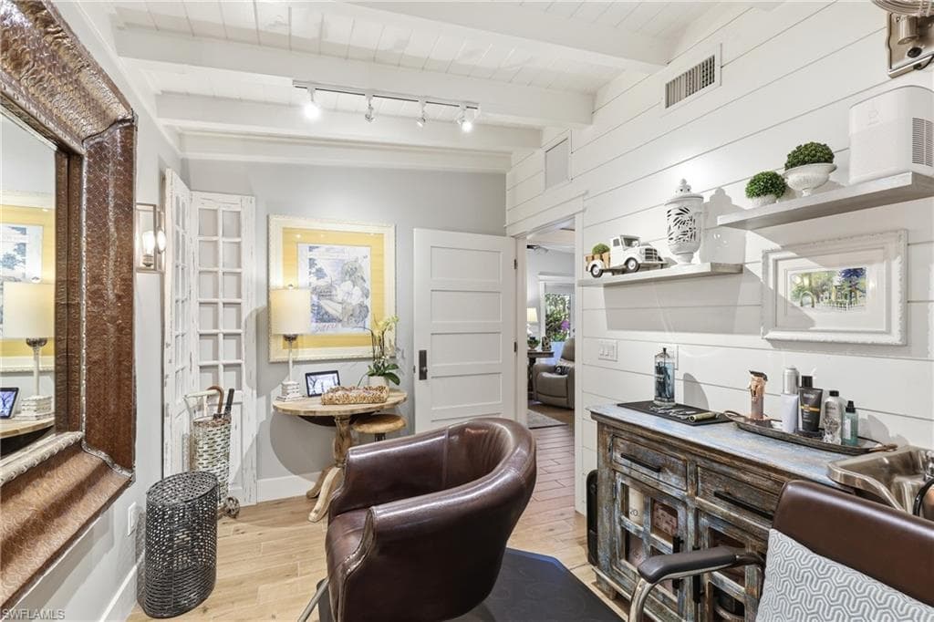 840 Myrtle Ter, Naples