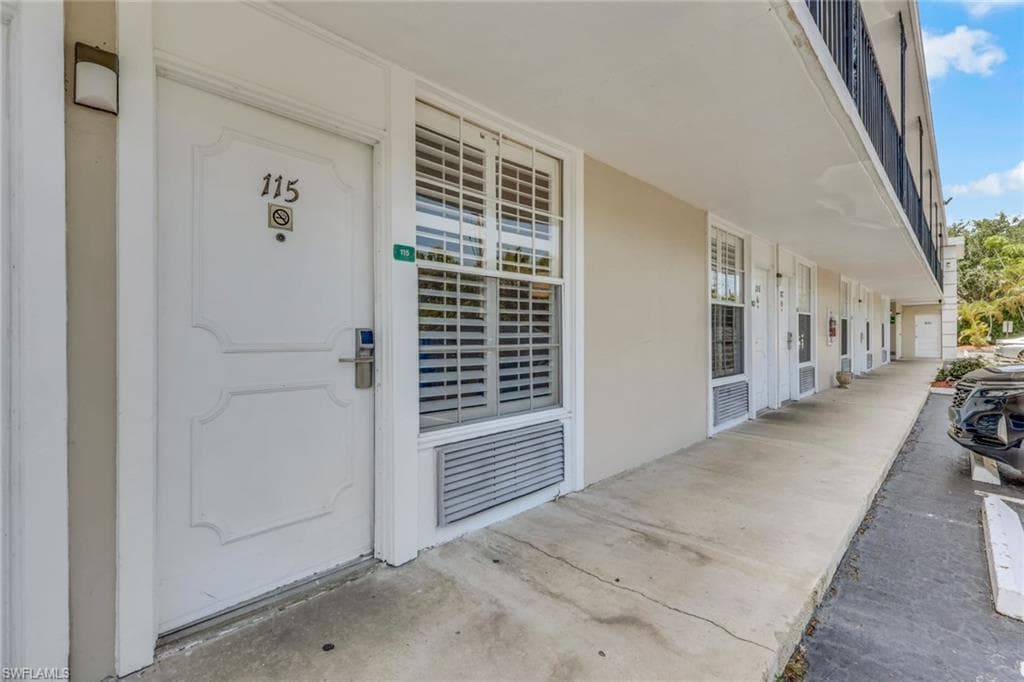 2555 Tamiami Trl #115, Naples, photo 2