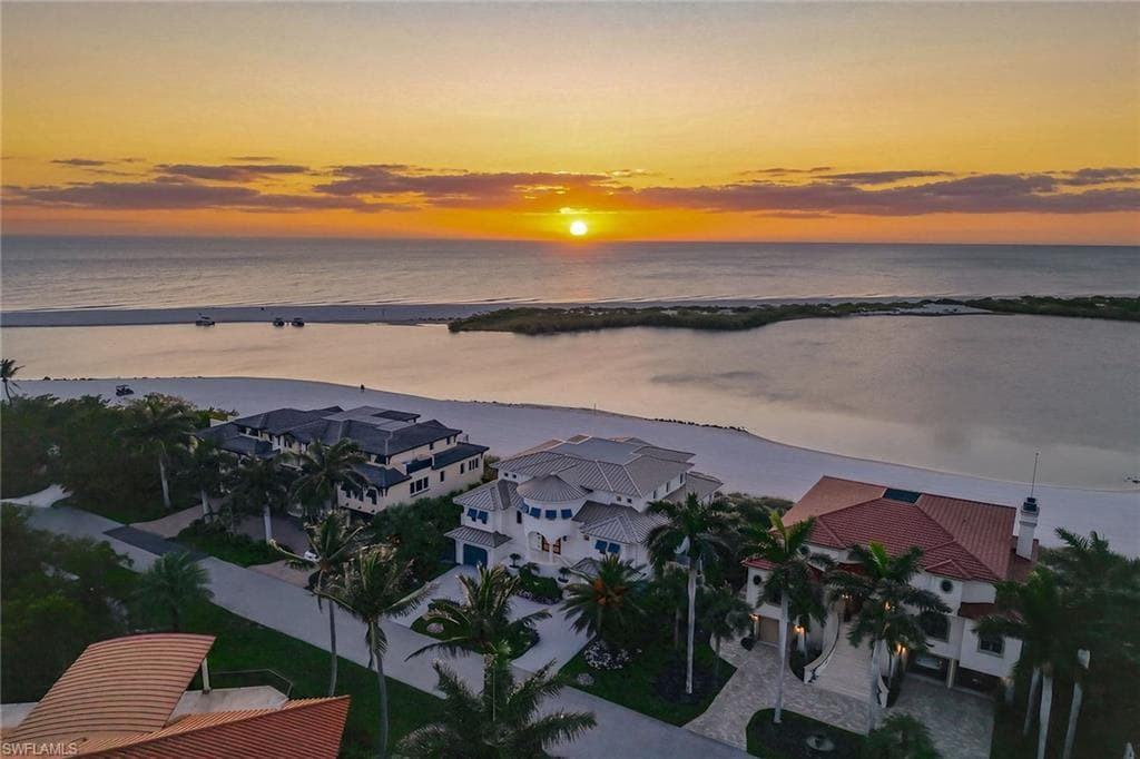 158 Beach Dr, Marco Island, photo 2