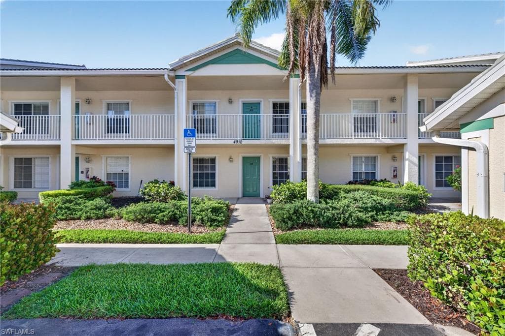 4910 Cougar Ct #1-103, Naples