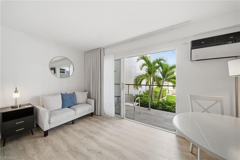 900 Broad Ave #117, Naples, photo 2