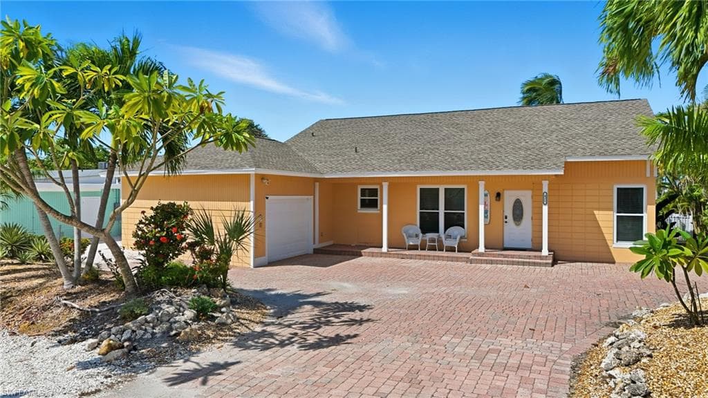 421 Connecticut St, Fort Myers Beach, photo 3