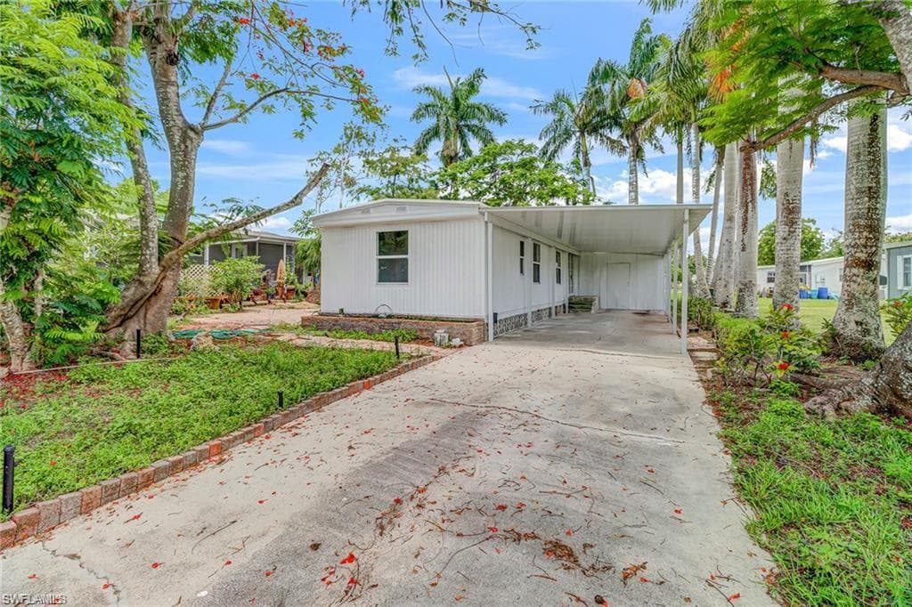 120 Grassy Key Ln #38, Naples